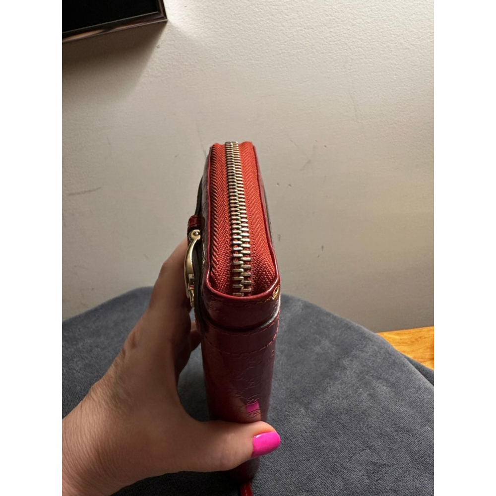 Gucci Red Patent Leather Long Zip Wallet w/ Horsebit Detail - Picture 12 of 16